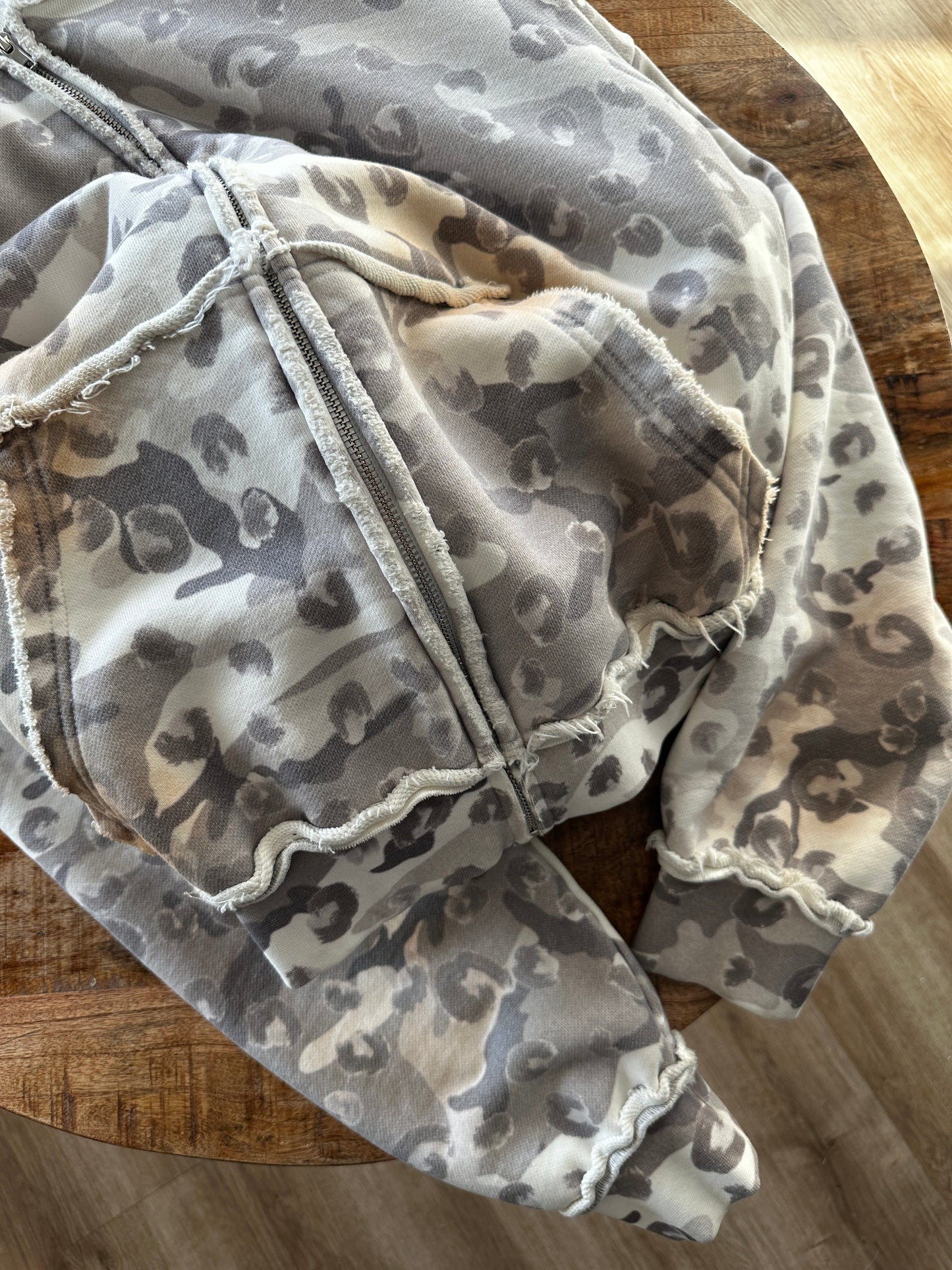 DOUBLE C ZIP UP
